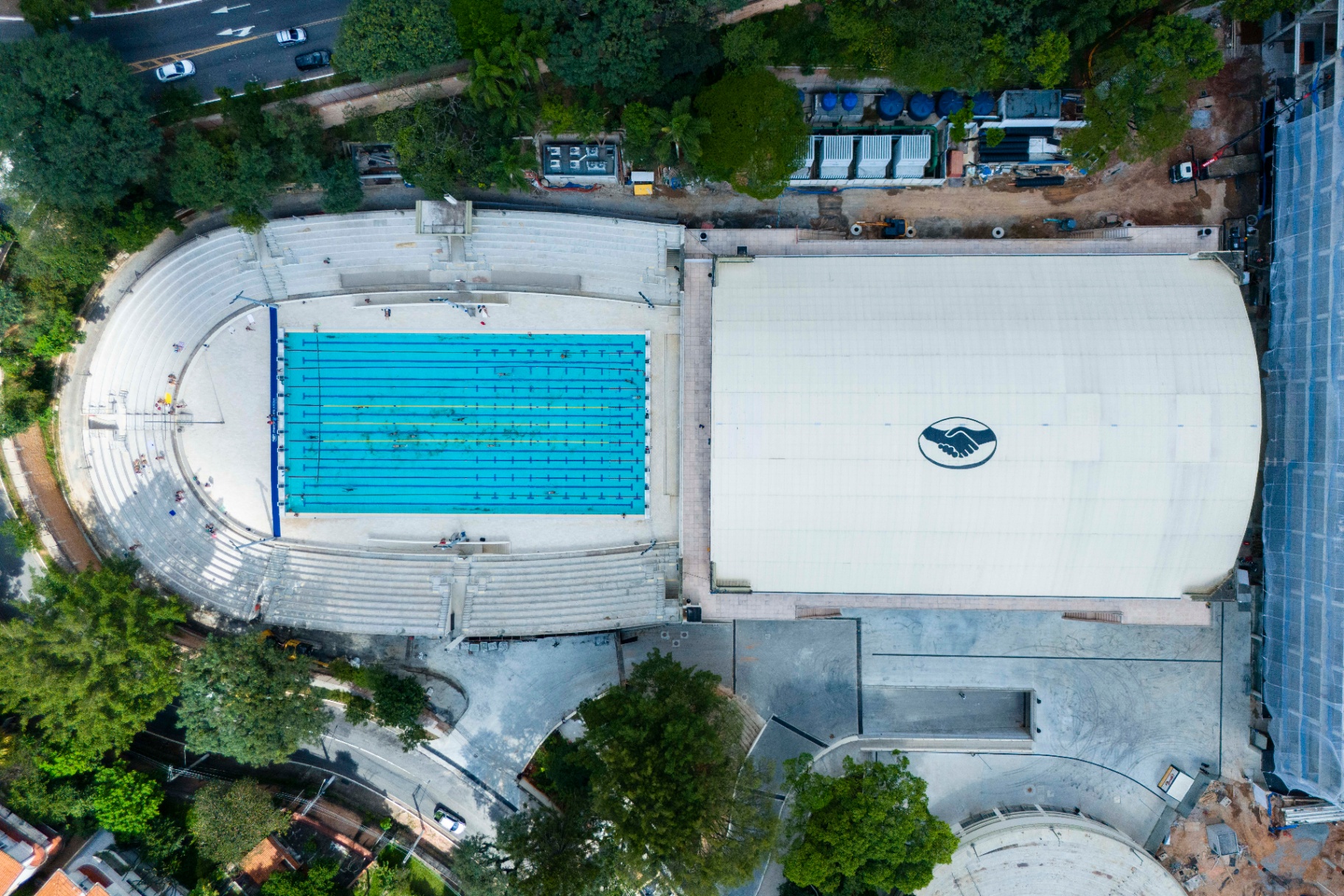 Arena Principal — Vista aérea do conjunto — piscina e ginásio